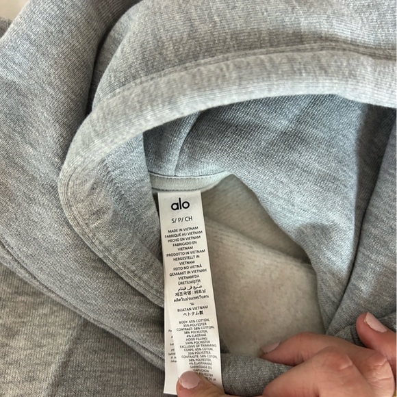 Alo Makes Waves Hoodie - Picture 4 of 4